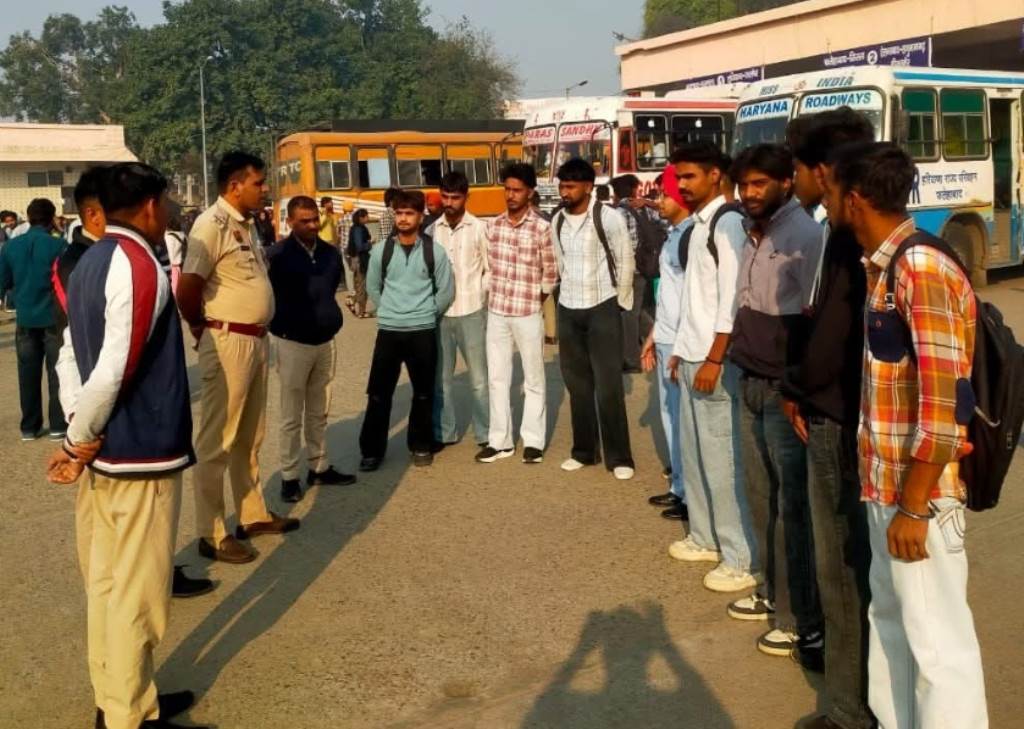 Ratia Police Initiative Under Operation Jeevan Jyoti Message to Students to Stay Away from Drugs